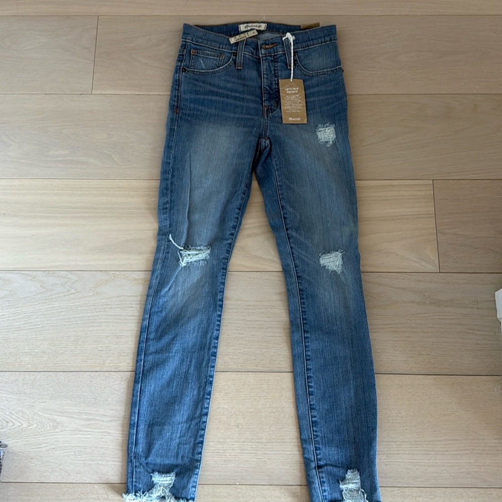 Madewell ‘9” High-Rise Skinny Jeans in Ontario Wash: Distressed-Hem Edition’ 25
